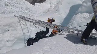 Everest Crevasse Fall amp Emergency Rescue [upl. by Barclay]