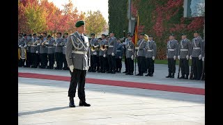 Preußischer Präsentiermarsch 10102018 Kanzleramt [upl. by Fachini707]