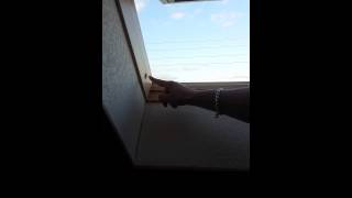 Tuto comment nettoyer un velux [upl. by Rayburn]