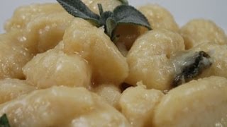 Gnocchi di patate burro e salvia [upl. by Ahsram]