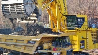 Komatsu PC40006 Hogging Clay [upl. by Anitsihc]