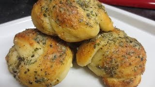 Quick and Easy Parmesan Garlic Knots [upl. by Obeded]