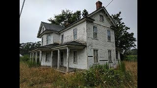 Abandoned Farm house untouched lots of antiques and items from 1940s1950s [upl. by Stoneham]