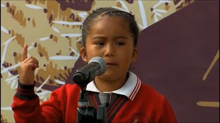 Increíble Niña Recita una poesía que nos hizo llorar [upl. by Ainalem302]