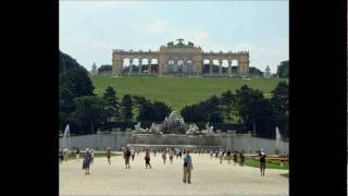 Mozart  Symphony No 38 in D K 504 complete Prague [upl. by Aihsercal]