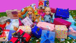 Elsa and Anna toddlers birthday party Elsas birthday presents and cake [upl. by Alrahs799]