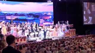 André Rieu paneb eestlased laulma Saaremaa valss [upl. by Edita]