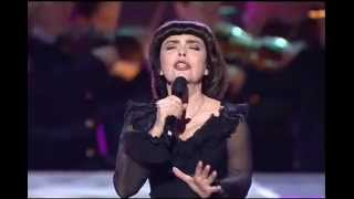 Mireille Mathieu  Une vie damour  Non je ne regrette rien [upl. by Ocicnarf]