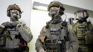 Im Dienst Deutschlands GSG9  Elite der Polizei  DOKU HD [upl. by Elstan]