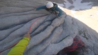 Escalar el Naranjo de Bulnes con un Guía de Montaña [upl. by Pennebaker]