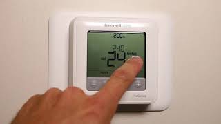 Honeywell T4  How To Use Thermostat Fan Modes [upl. by Lilahk]